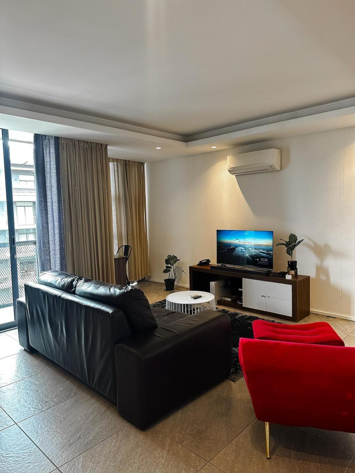 Morden 1 Bedroom In Woodstock Apartment *